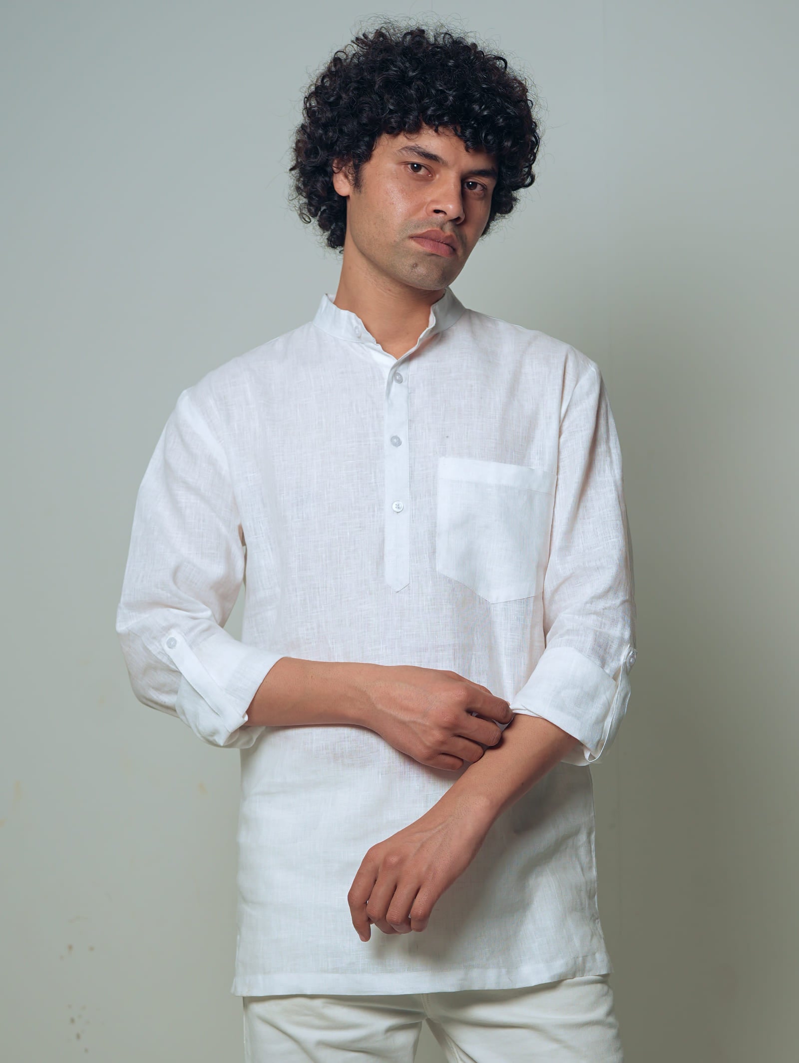 Sadabahar white premium linen short kurta by Mr.Saa (Mr.सा)