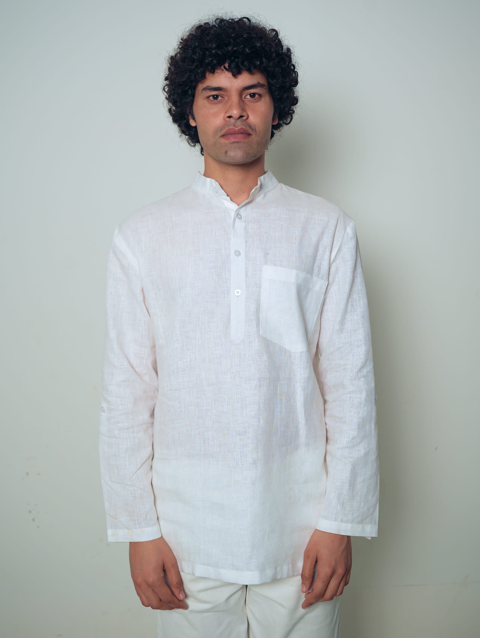Sadabahar white premium linen short kurta by Mr.Saa (Mr.सा)